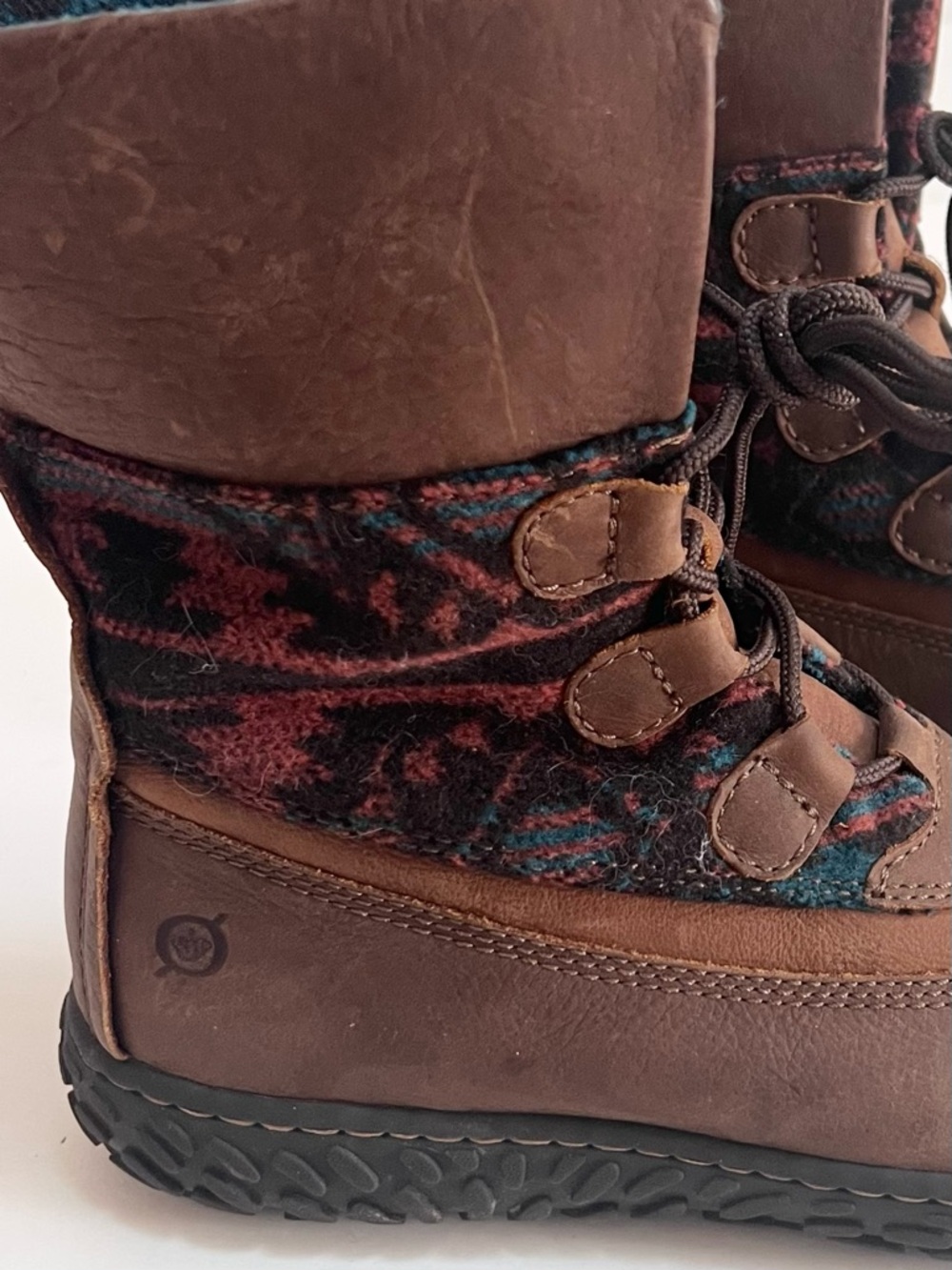 Born Winter Boots - Picture 2 of 16